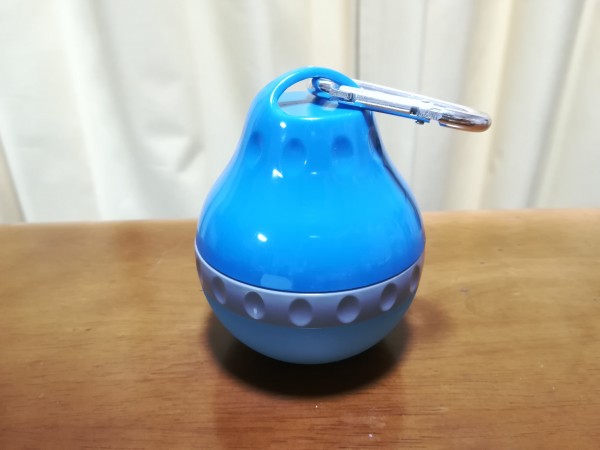 犬のお散歩に。　便利なお散歩用給水器