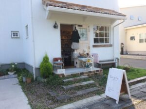 ペットシッターおうち日和　藤枝市　パンフレット協力店　cocoro